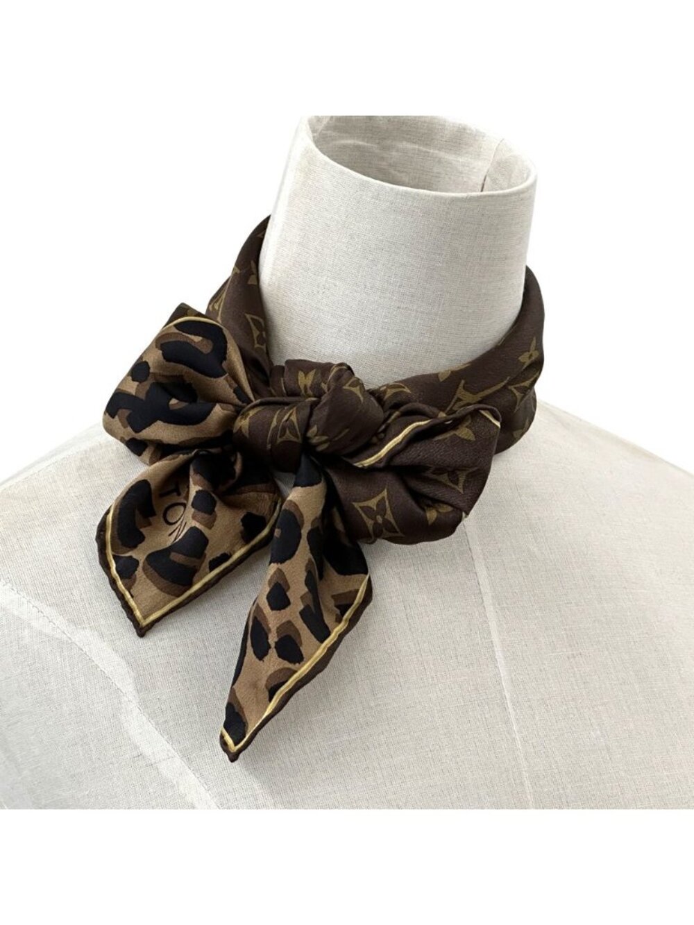Louis Vuitton Scarf Monogram Silk Carre Denim Noir Black Large - Picture 5 of 6